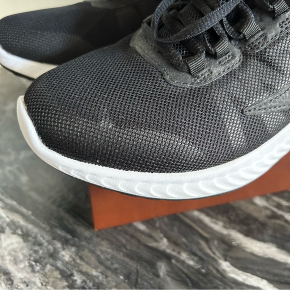 Fila Black Running Shoes - Picture 8 of 12